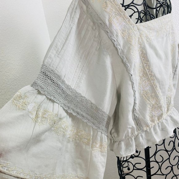 AMERICAN EAGLE Embroidered Beautiful Blouse Large - Picture 4 of 13